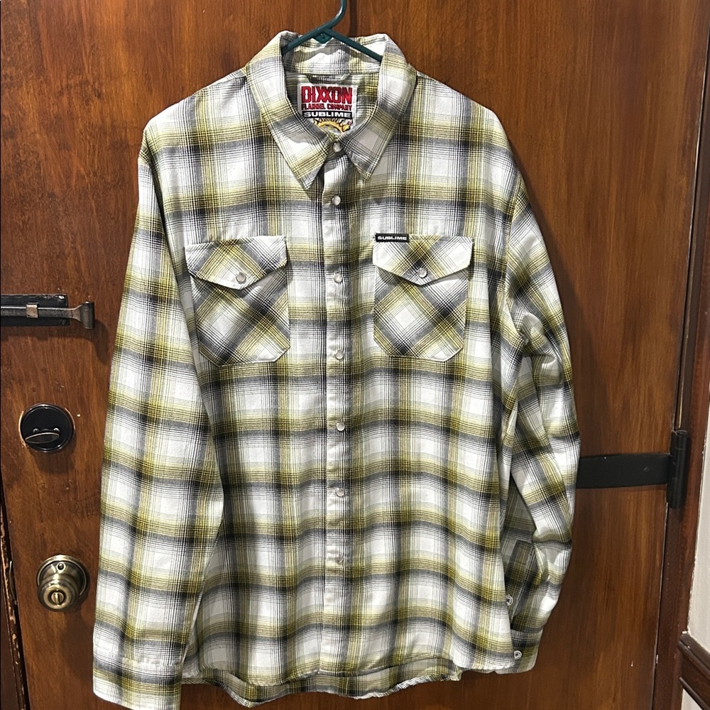 DIXXON men’s “Sublime” snap closure, XL flannel, yellow, white and black.